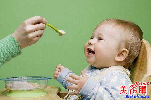 招財(cái)?shù)膶殞毱鹈椒? /></a>我們?cè)诮o寶寶起名時(shí),經(jīng)常有用戶說要起一個(gè)將來發(fā)財(cái)?shù)拿帧N覀冎?,招?cái)?shù)姆椒ê芏啵酗L(fēng)水、供財(cái)神等等。不過,名字也能招財(cái),說的比較少。那么招財(cái)?shù)膶殞毱鹈椒ǘ加行┥赌??招?cái)?shù)膶殞毱鹈椒ㄖ?寶寶起名...</div>
<span id="ctl00_ContentPlaceHolder1_subjectList_dgNews_ctl07_Label1" style="color:Green;font-size:10pt;">2017/6/1 10:27:56</span>
<div style="height:5px; font-size:5px"> </div>
<hr width="99%" style="text-align:center; border-style:dotted; border-width:0px; height:1px;" />
<div style="height:5px; font-size:5px"> </div>
</div>
</td>
</tr><tr style="border-width:0px;">
<td valign="top">
<div style="padding-left:3px; padding-right:3px;line-height:180%">
<h3 style="padding:0px;margin:0px;display:inline;"><a id="ctl00_ContentPlaceHolder1_subjectList_dgNews_ctl08_HyperLink1" class="headline" href="/subject/gou/s.aspx?newsid=6657" target="_blank">聰明討喜屬狗孩子起名</a></h3>
<span style="color:Red;font-size:8pt;"></span>
<br />
<div style="padding-top:1px; width:95%; padding-left:8px; line-height:180%;color:#2f2f2f;font-size:14px;" ><a href=